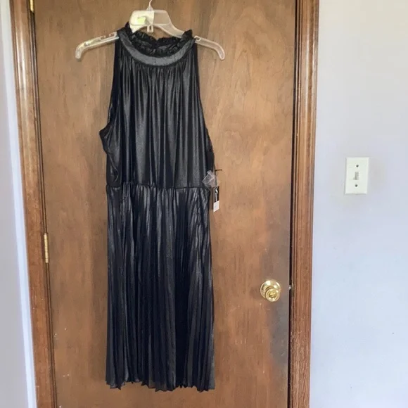Simply Vera Vera wang dress pleated bottom fit & flare black size XL - Picture 4 of 17
